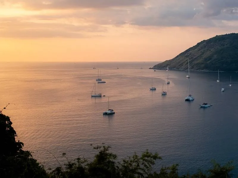 Phuket airport taxi services: transfers, long distance and car with driver